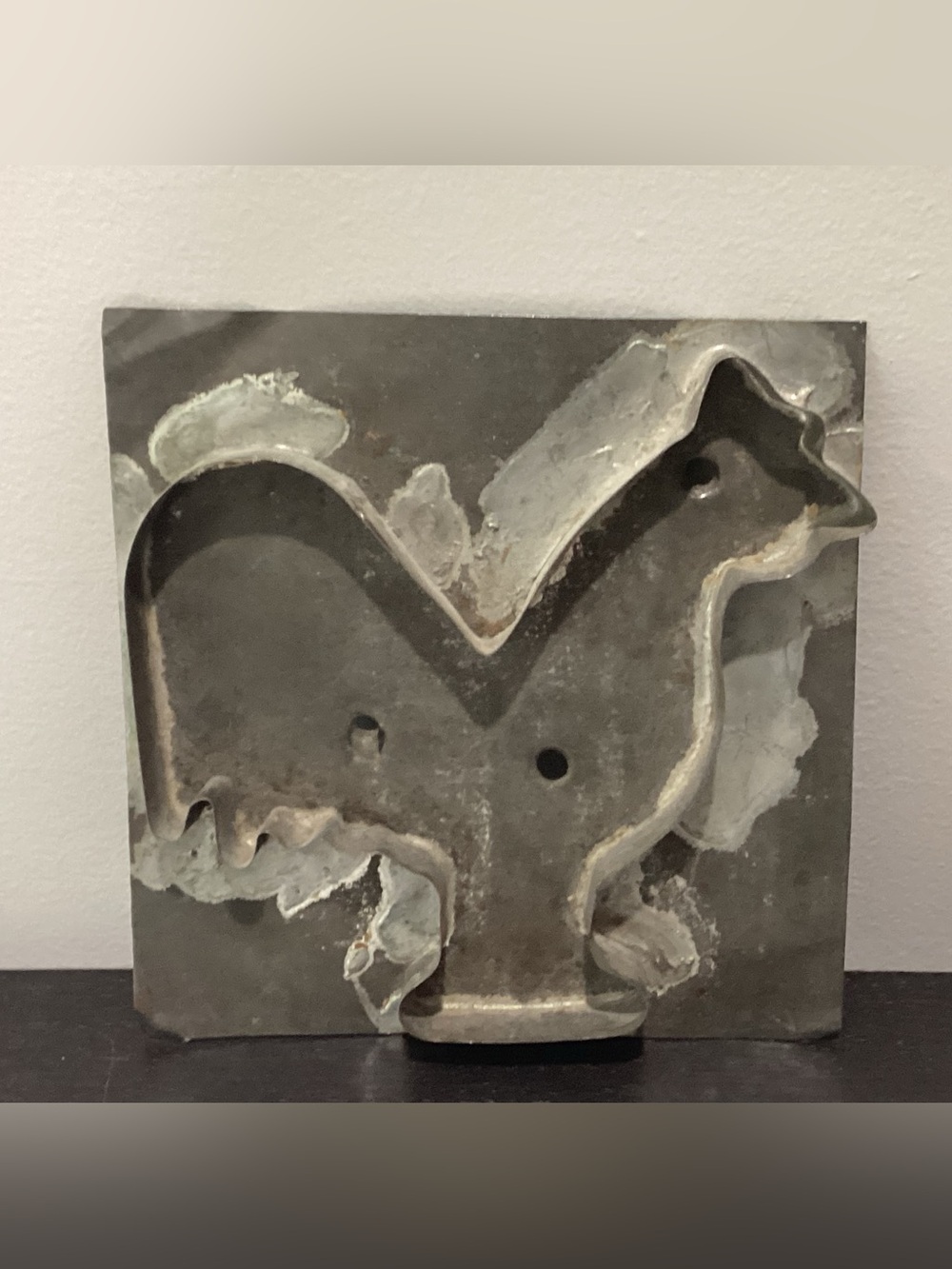 Antique Flat-Back Tin Cookie Cutter featuring a Rooster, late 19th Century to